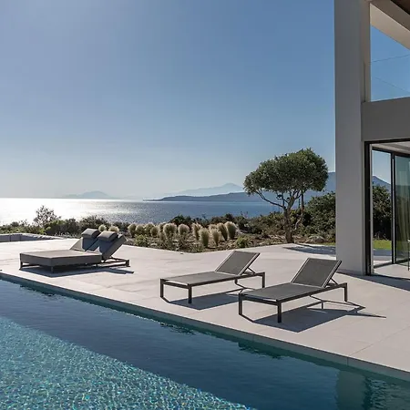 Villa Searenity - Balanced Harmony Of Blues By Etouri